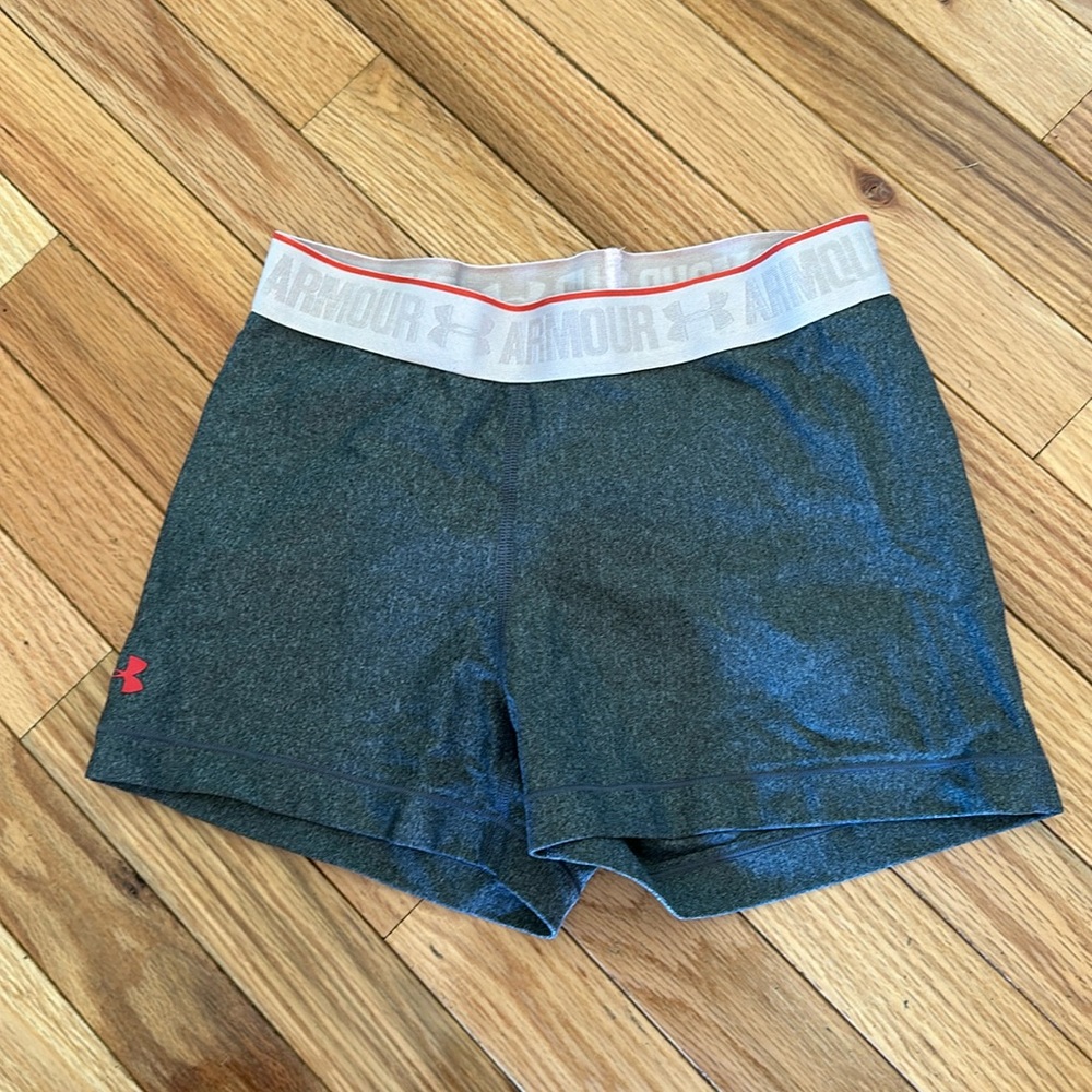 Small under armour shorts soandex